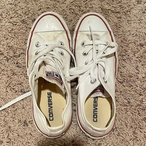 Women’s white converse size 6